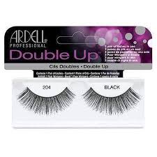 Medium volume, long length and slightly flared lash style shorter at the inner corner in black